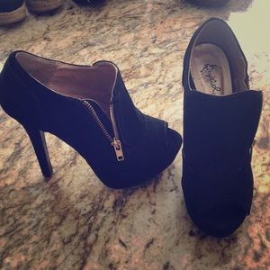 Qupid zip up booties